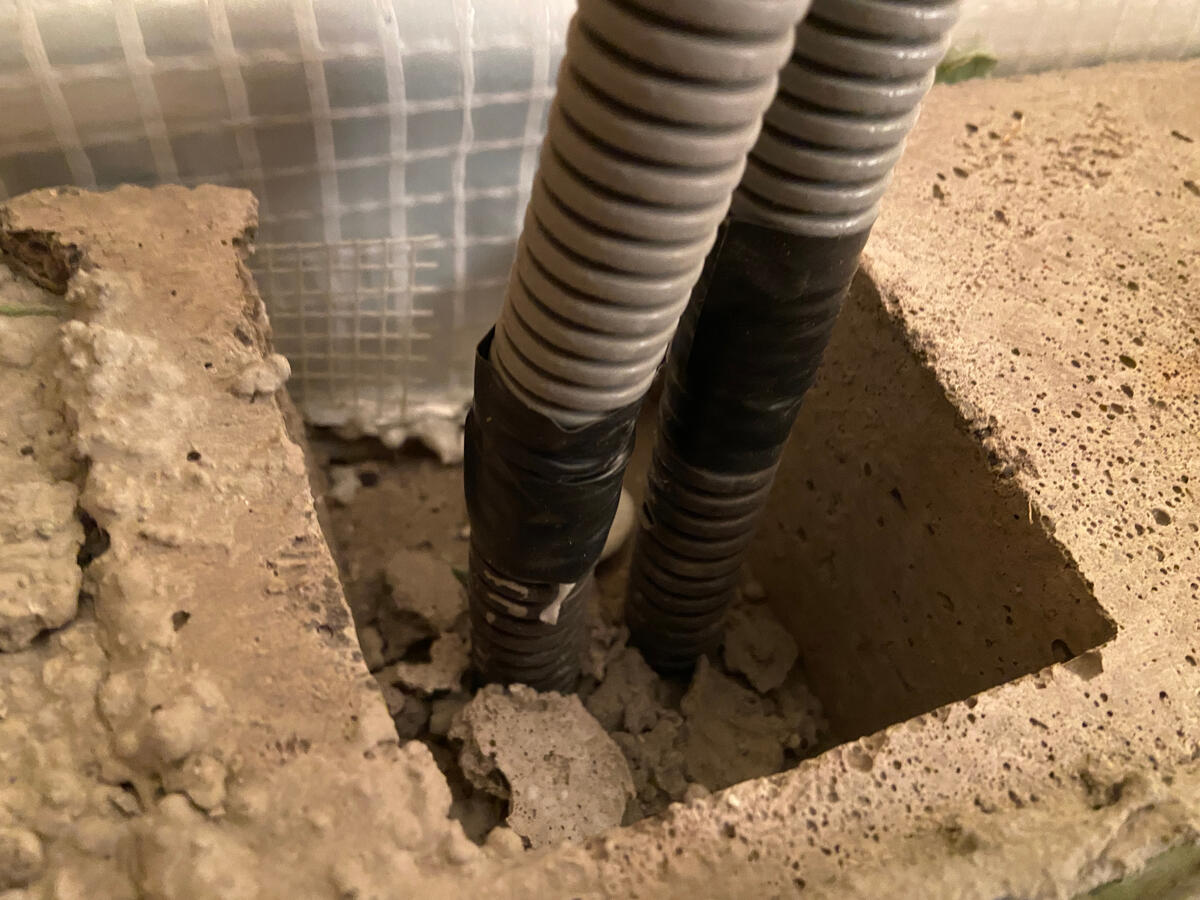 Prechod v keramickom dome